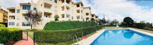 Basen w obiekcie Apartamento Las Brisas lub w pobliżu