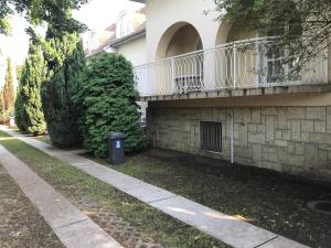 Vonkajšia záhrada v ubytovaní Aqua Line Apartmanház
