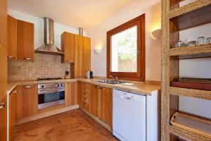 Gallery image of Can Mares in Cala Tarida