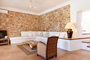 Gallery image of Can Mares in Cala Tarida