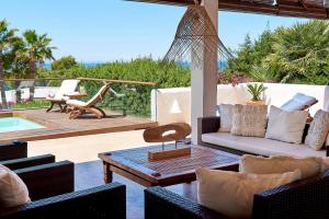 Gallery image of Can Mares in Cala Tarida