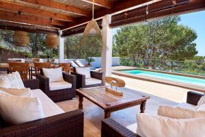 Gallery image of Can Mares in Cala Tarida