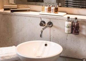 The Residence by the Beach House Marbella的一间浴室