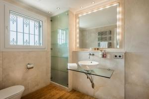 The Residence by the Beach House Marbella的一间浴室