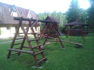 Herní místnost nebo prostor pro děti v ubytování Ośrodek Wczasowy "GRONOSTAJ"