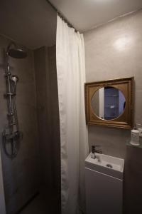 Koupelna v ubytování Vestonicka Moruse + 33 fotografií