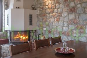 A seating area at Omalos Gianni's House