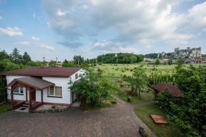 Το κτήριο όπου στεγάζεται  the country house