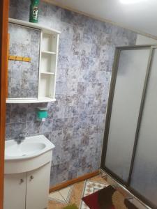 Koupelna v ubytování Cabaña Tongariki