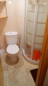 Koupelna v ubytování Habitaciones privadas Alicante centro