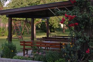 Ein Garten an der Unterkunft Gasthof Hotel Lang
