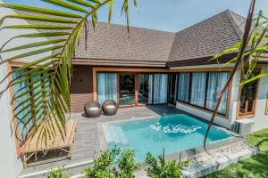 Villa con piscina y casa en Triple Tree Beach Resort en Cha Am