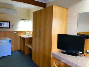 Kuchyň nebo kuchyňský kout v ubytování Sheffield Motor Inn