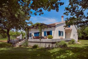 En have udenfor Villa Majavec