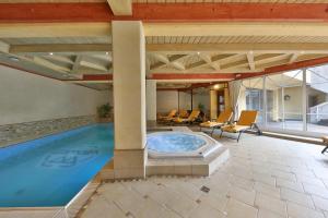 Bazén v ubytování Hotel Lamark nebo v jeho okolí