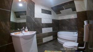 Koupelna v ubytování Hotel Marasesti