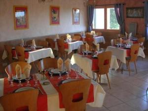 Restoran atau tempat lain untuk makan di Les Mimosas