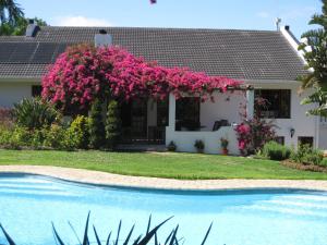 Bazén v ubytování Malvern Manor Country Guest House nebo v jeho okolí