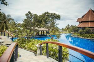 Bazén v ubytování Anantaya Resort and Spa Passikudah nebo v jeho okolí