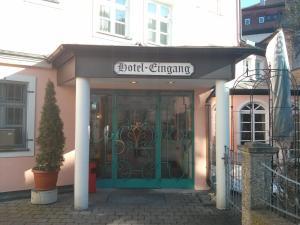 Majutusasutuse Hotel Alt-Ringlein fassaad või sissepääs