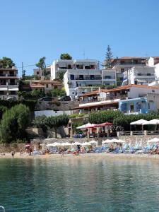 Afbeelding uit fotogalerij van Gorgona Hotel in Patitiri