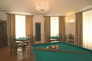 
A billiards table at Charming Hotels - Quinta do Monte
