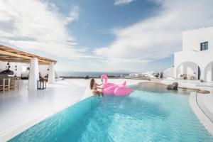 Bazén v ubytování Sophia Boutique Hotel nebo v jeho okolí