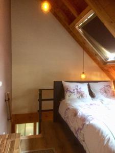 Postel nebo postele na pokoji v ubytování B&B De Pastorie bij Dokkum