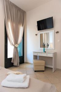 Μια τηλεόραση ή/και κέντρο ψυχαγωγίας στο So Nice Hotel