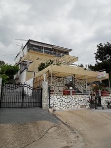 Gallery image of Sunset Studios in Skala Marion