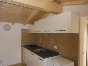 A kitchen or kitchenette at Casaleaurelia