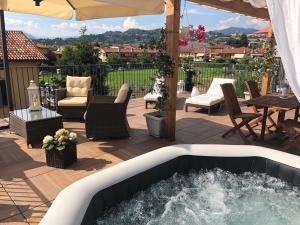 Patio lub wspólna przestrzeń na świeżym powietrzu w obiekcie Relais Dei Mandorli