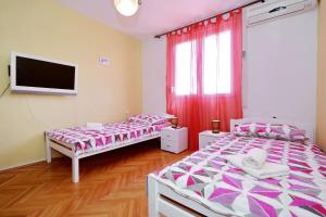 Postel nebo postele na pokoji v ubytování Apartman Lana in city centre with garage