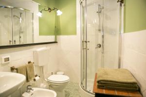 A bathroom at B&B Santa Caterina