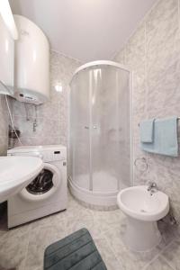 Koupelna v ubytování Apartman Lana in city centre with garage + 24 fotografií