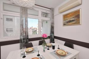 Fotografie z fotogalerie ubytování Apartman Lana in city centre with garage v destinaci Zadar
