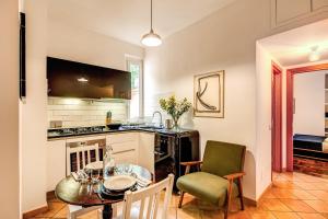 Kuhinja ili čajna kuhinja u objektu ilPlatano-Testaccio +17 fotografija