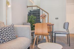 Część wypoczynkowa w obiekcie Livemalaga Centro Suites