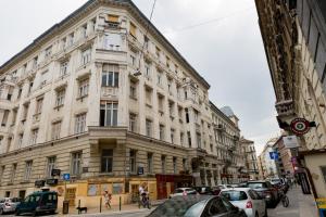 Budova, v ktorej sa apartmán nachádza