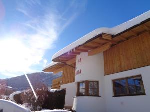 Widok na góry z tego aparthotelu