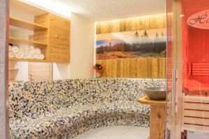 Koupelna v ubytování Appartements Hotel Gell + 22 fotografií