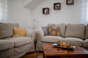 Posedenie v ubytovaní Apartmani Godinić