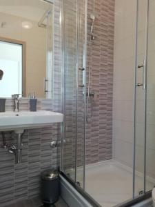 Bagno di Room with garden