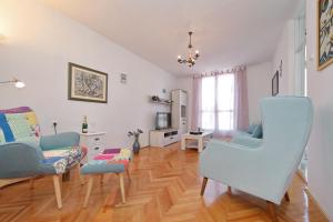 Posezení v ubytování Apartman Lana in city centre with garage