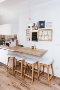 Køkken eller tekøkken på Fyaka Loft Apartments