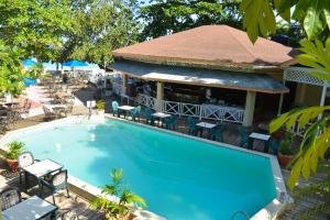 Bazen v nastanitvi oz. blizu nastanitve Merrils Beach Resort II