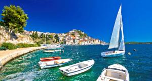 a group of boats in a body of water at House Paradise in Širitovci