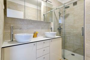 Koupelna v ubytování Apartment Skadenca