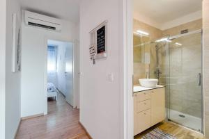 Koupelna v ubytování Apartment Skadenca