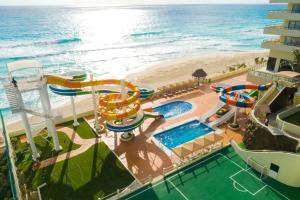 Bazén v ubytování Crown Paradise Club Cancun - All Inclusive nebo v jeho okolí